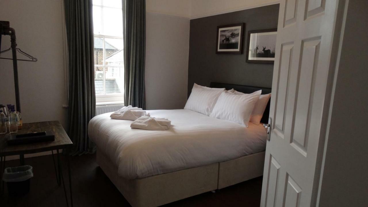 The Mortimer Arms (adults Only)